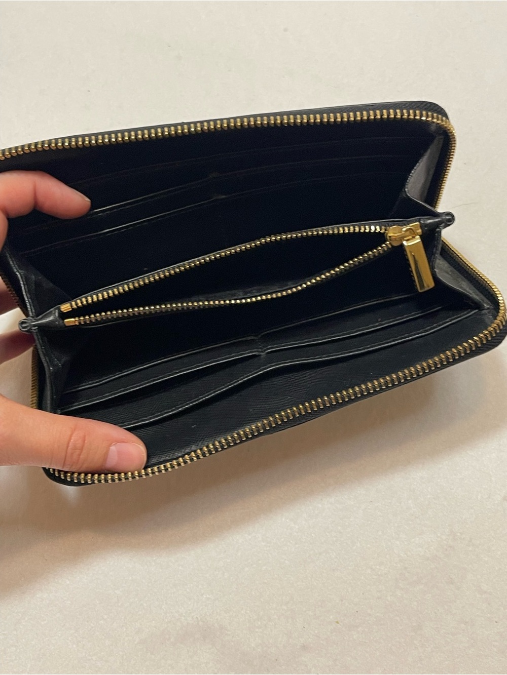 Tory Burch Black Saffiano Leather Zip Around Wallet Gold Logo - Picture 8 of 8